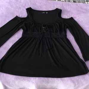 Super cute cold shoulder bell tie up top sz m
